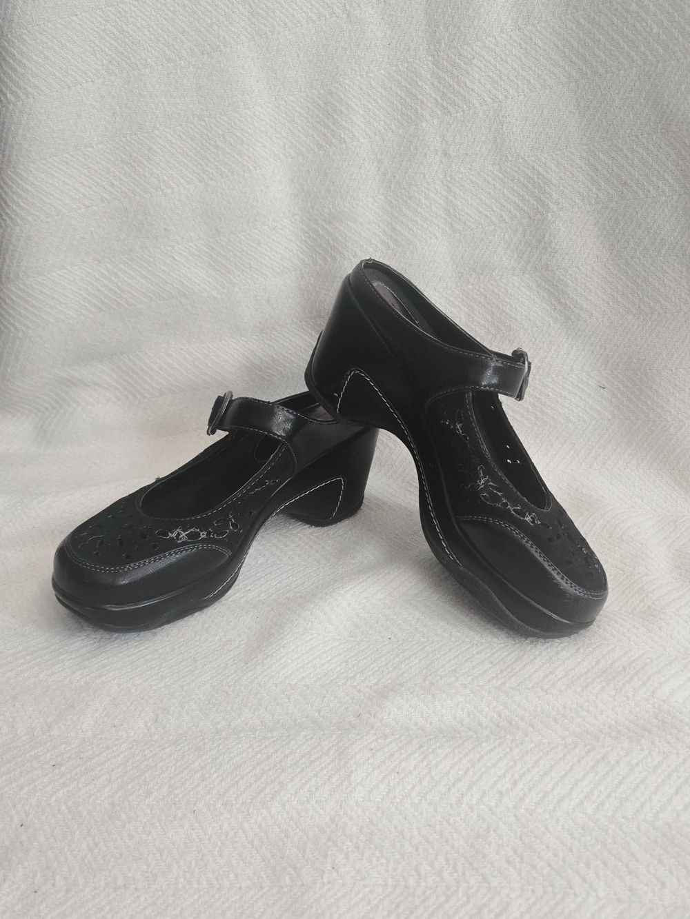 White Mountain Black Mary Jane Platform Heels with Strap